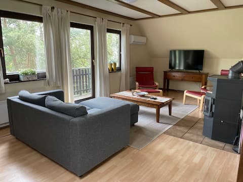 Top Airbnb: Nice apartment (upper) in Frankenau