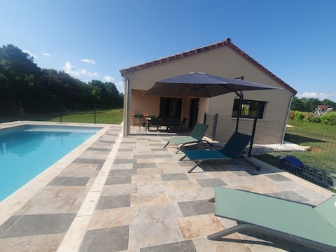 New air-conditioned house with pool