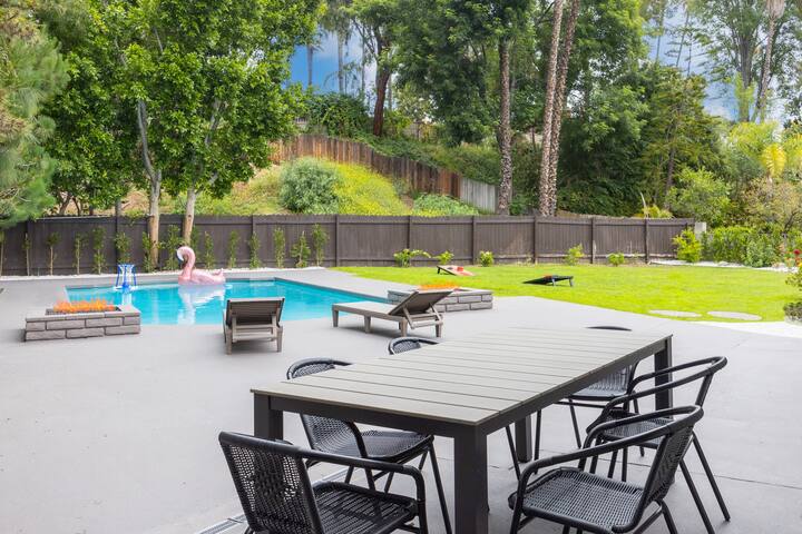 Luxury Pool Home in Glendale gallery image 5