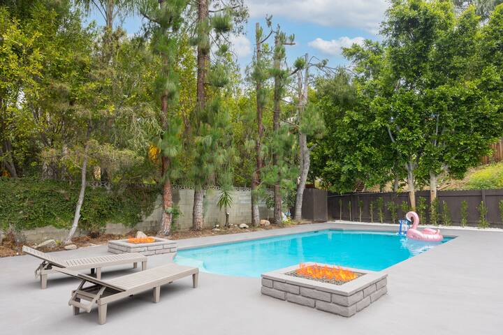 Luxury Pool Home in Glendale gallery image 4