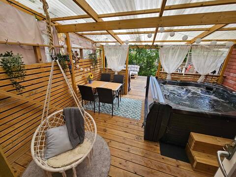 Cosy Home with Jacuzzi