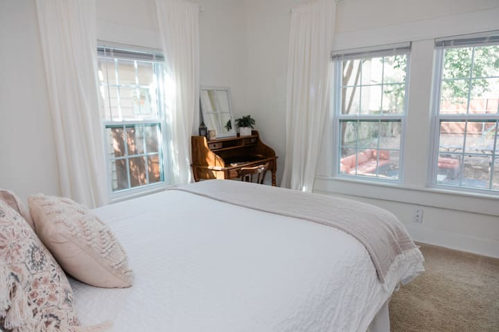 Chumba cha kulala 3 na kitanda cha Malkia