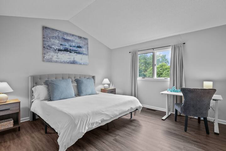 Modern Home w/ Pool & Game Room | Mins to Newport gallery image 4