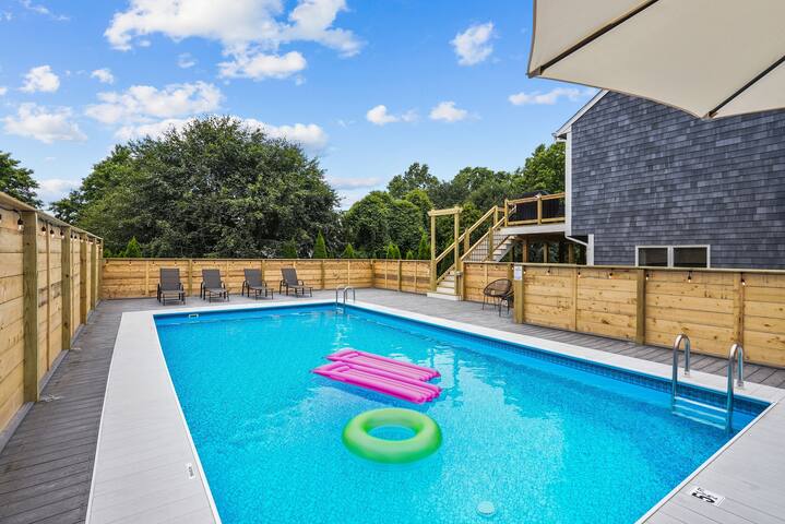 Modern Home w/ Pool & Game Room | Mins to Newport gallery image 3