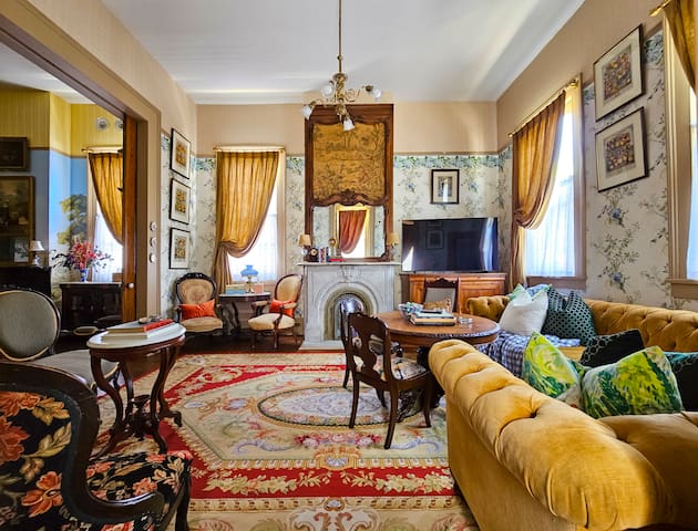 Vintage Luxury Splendor- French Quarter/ Marigny