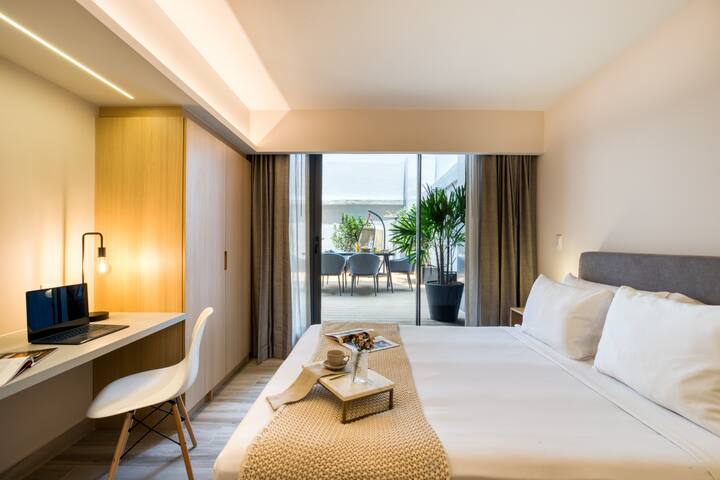 Design Apt w/Big Patio | Rooftop w/Grill+Full Gym gallery image 4