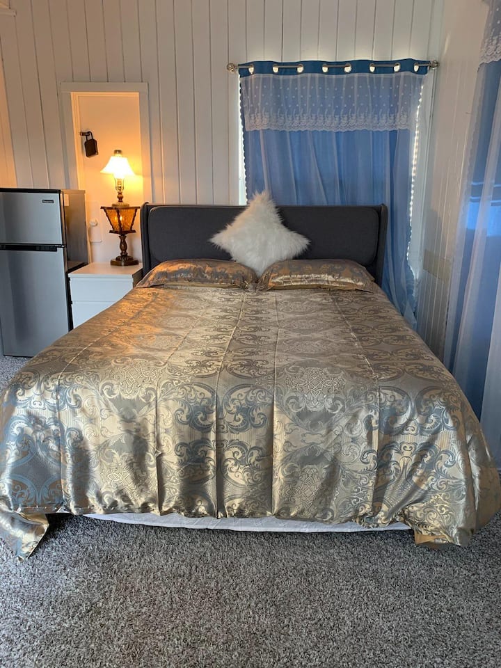 Private Entry(W4) Queen Memory Foam Near Metro - Houses for Rent in  Pasadena, California, United States - Airbnb