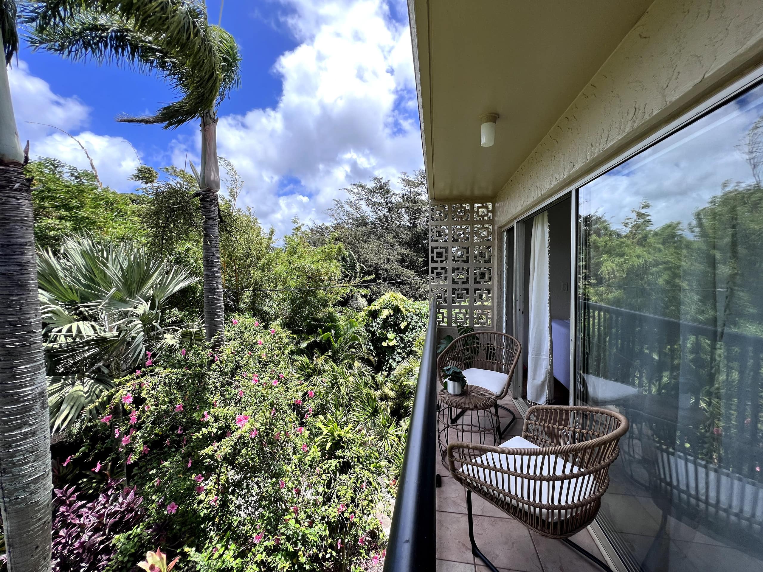 Tropical Oceanside Oasis - Photo 34