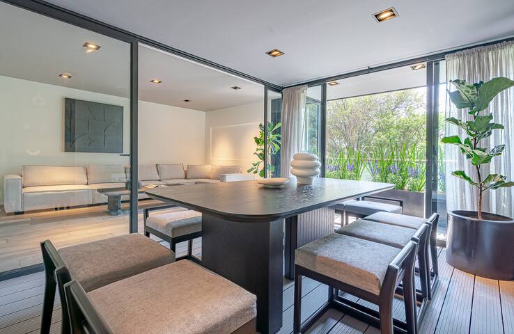 Minimal Zen PH | Iconic Terrace Steps from Masaryk