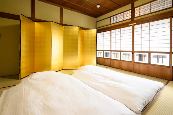 Bedroom 3 (2 bedding)
Bedroom 2 (2 bedding)