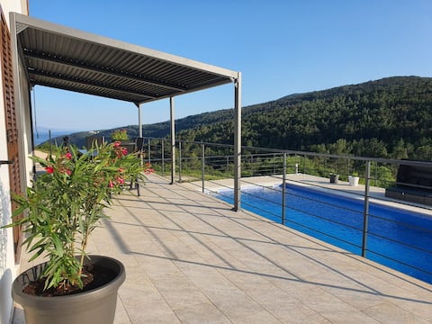 Popular Airbnb listing: Villa Maria in Labin in Gondolići