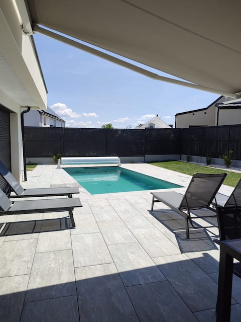 Villa Almaé – Close to the beaches with pool