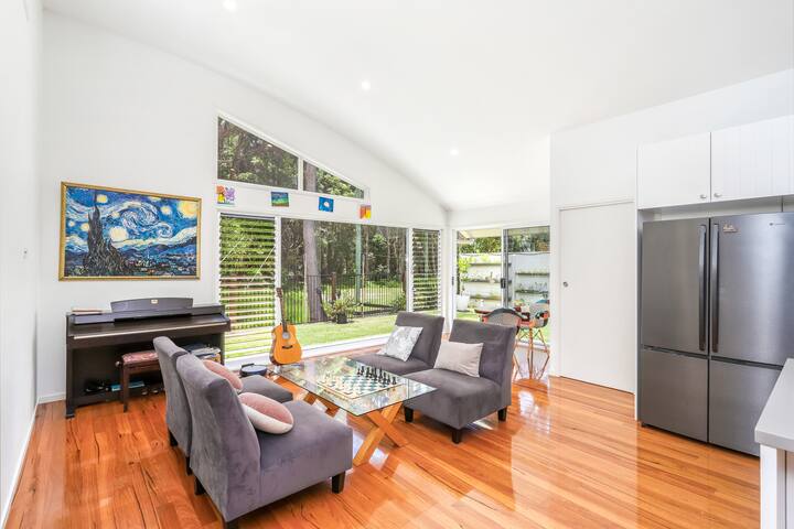 House with pool 350m from beach gallery image 4