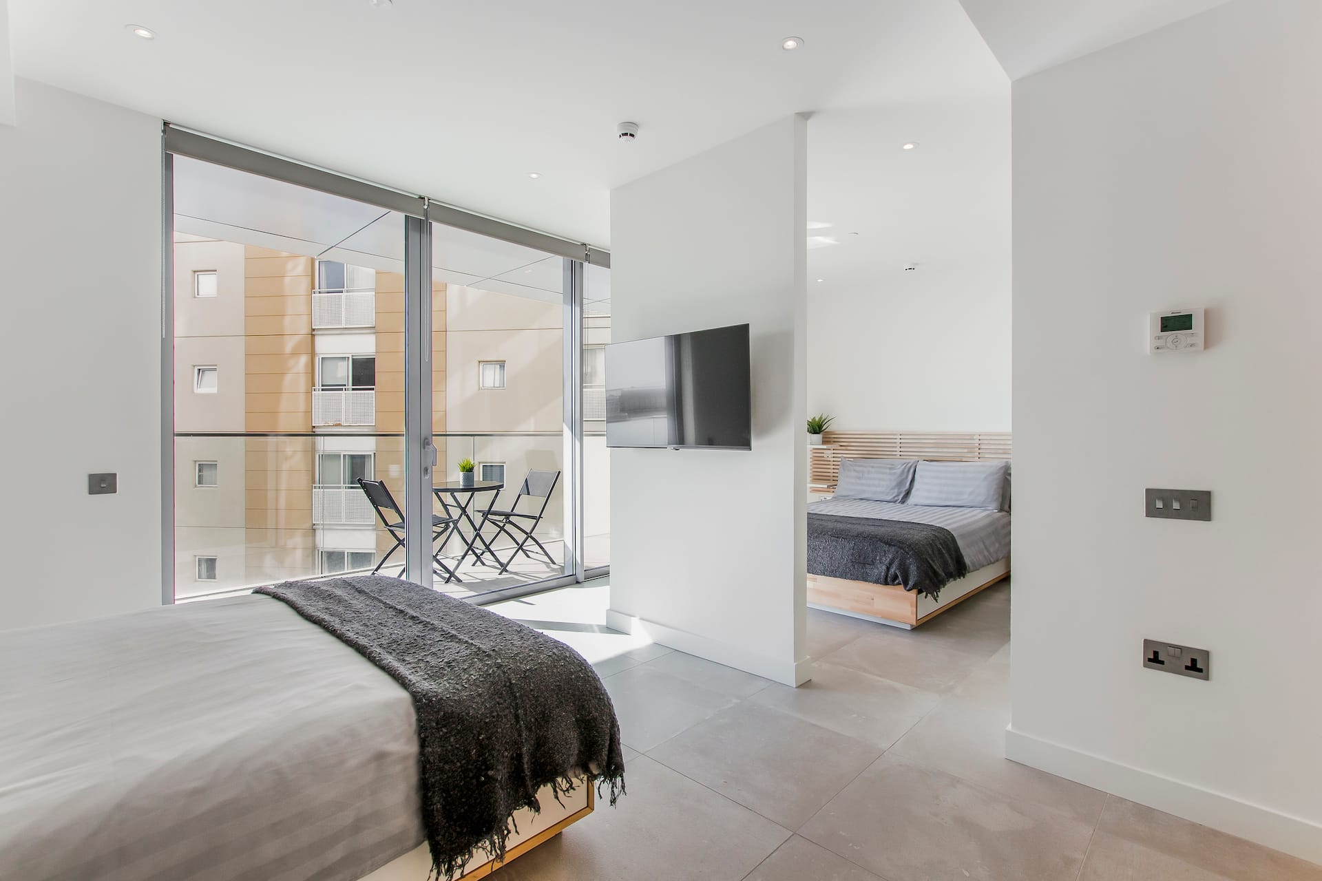 Eurocity Twin-Bed Apartment with Resort Pool
