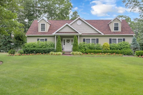 Private pool-minutes to the beach