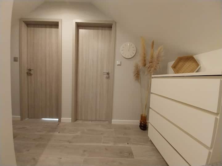 2 საძინებელი სხვენში