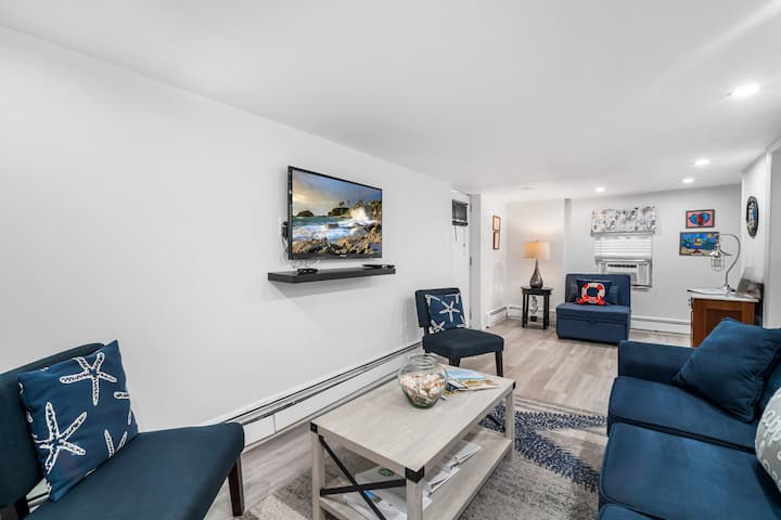 Relax in the cozy living room that doubles as an additional bedroom and includes sofa bedding.