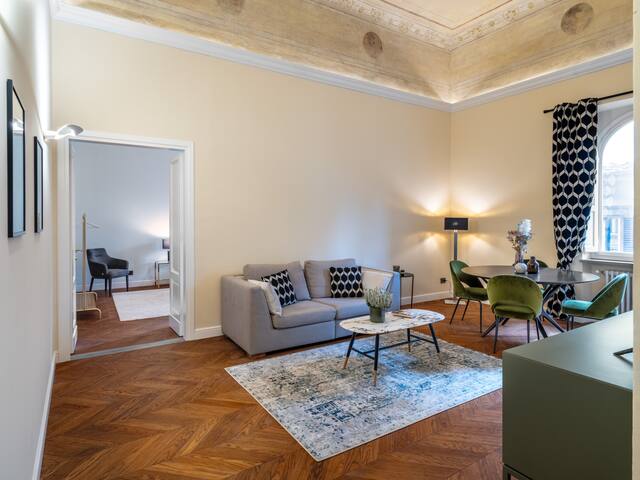 Lux and Bright Apartament in the City Center gallery image 2