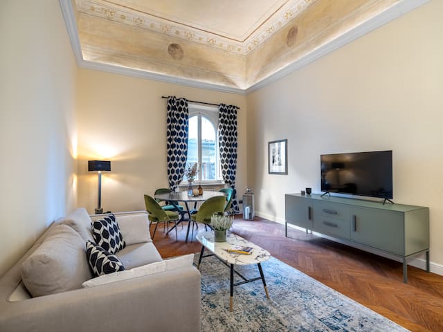 Lux and Bright Apartament in the City Center