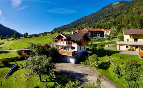 Alpine Haven – Sauna & Mountain Views for Groups