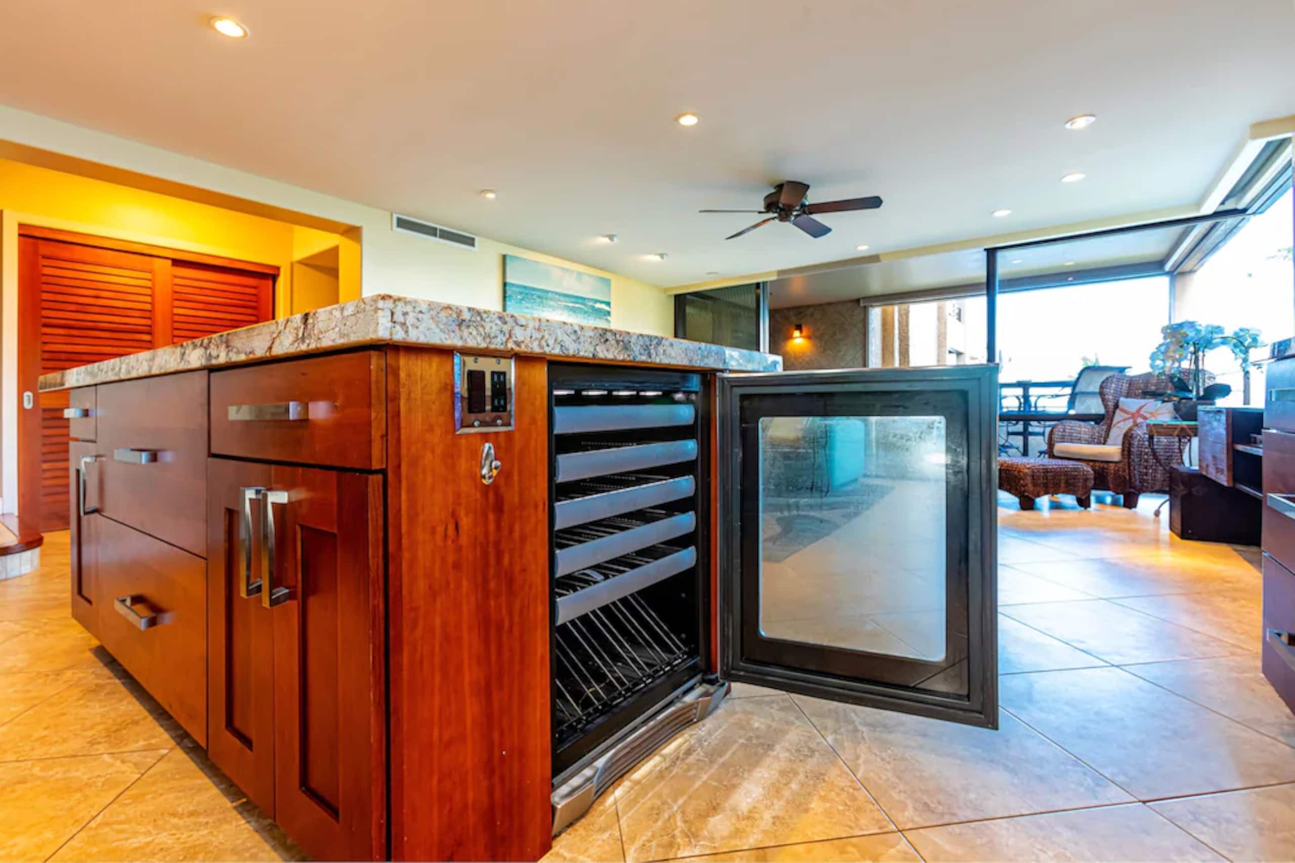Fabulous Ocean Views- Luxury 2 Bed 2 Bath - Image 21