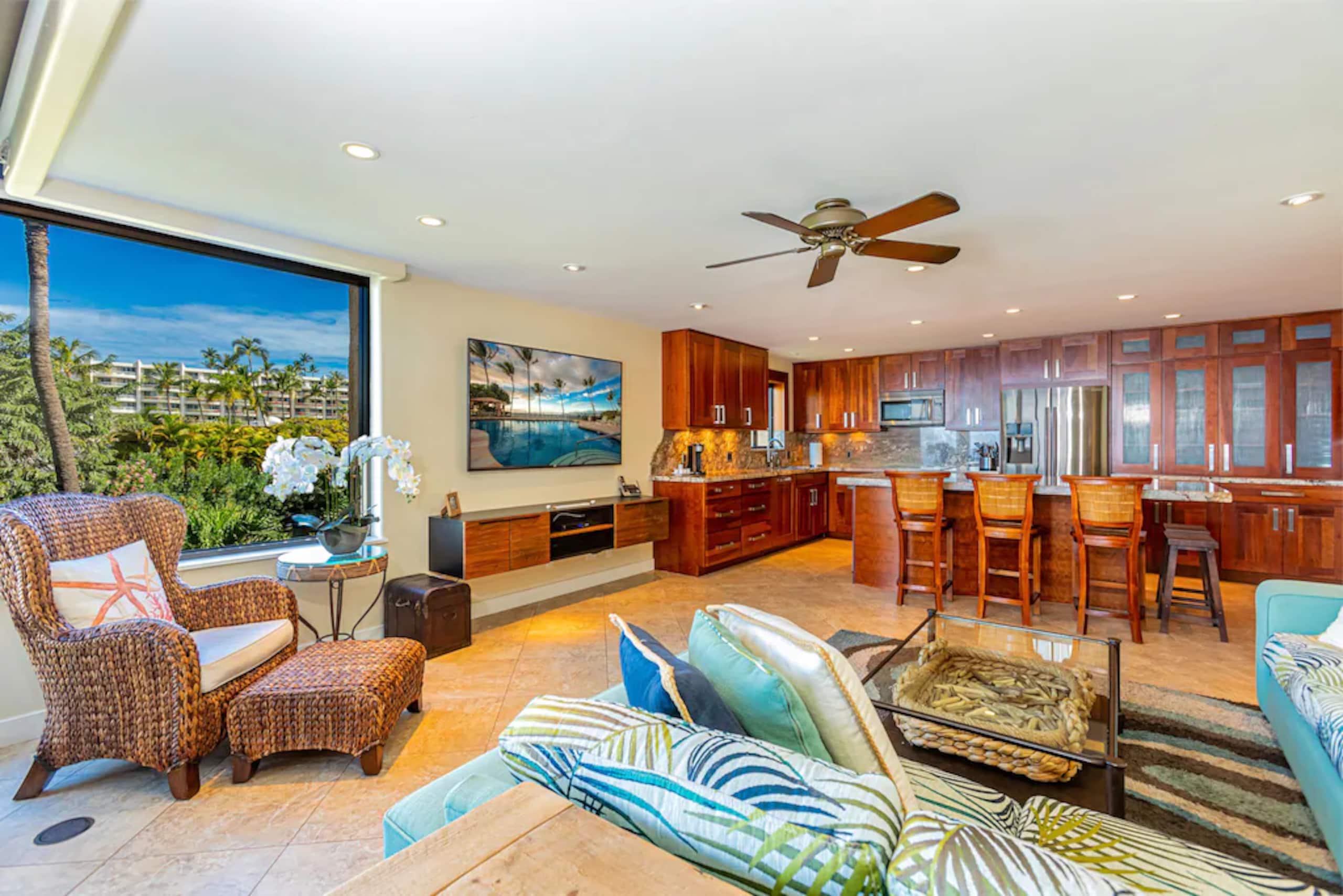 Fabulous Ocean Views- Luxury 2 Bed 2 Bath - Image 3