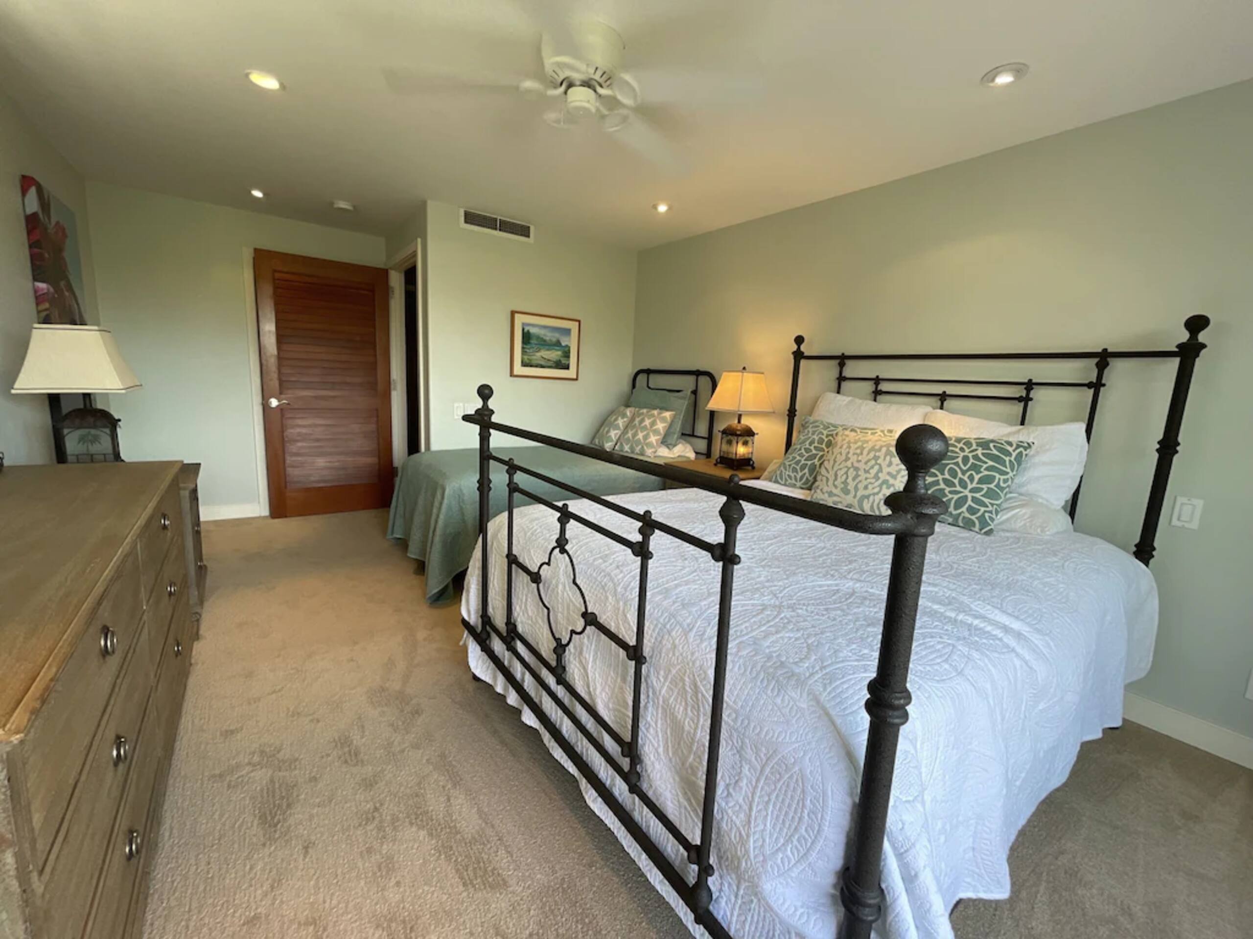 Fabulous Ocean Views- Luxury 2 Bed 2 Bath - Image 11