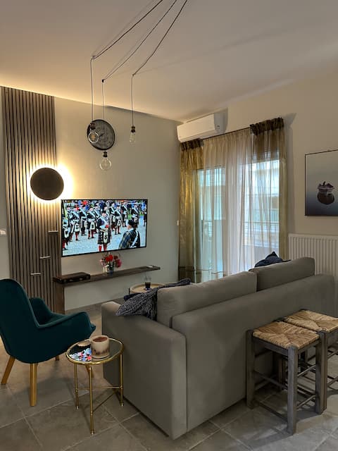 Successful Airbnb property: Apartment in an apartment building in Δήμος Ναυπλιέων