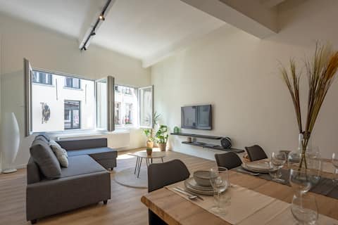 Central apartment overlooking the cathedral