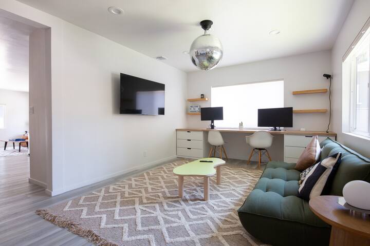 Spacious & Central Eagle Rock Home w/ Guesthouse gallery image 4