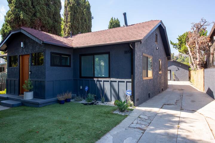 Spacious & Central Eagle Rock Home w/ Guesthouse
