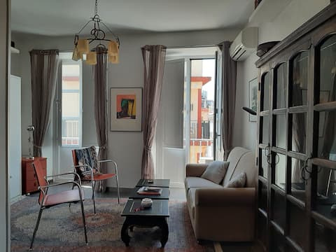Successful Airbnb property: Studio in the heart of Seville in El Arenal