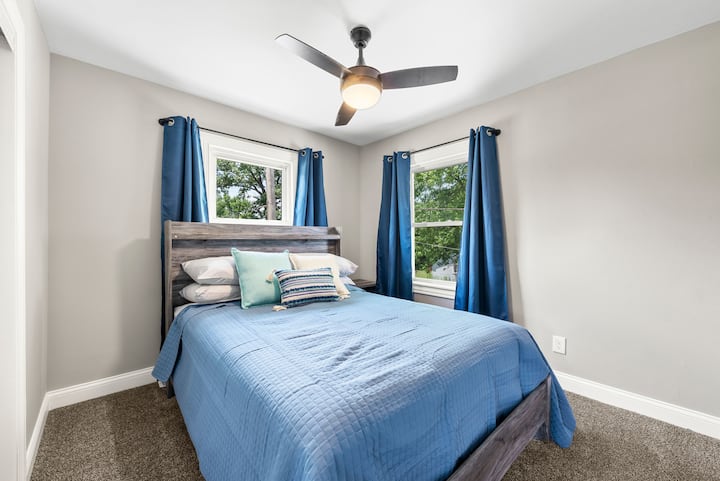 Additional bedroom with comfort in mind.  Brand new Beautyrest Harmony mattress with adjustable base can be tilted up, room darkening curtains, ceiling fan, and Sealy soft and firm pillows on each side.  All 3 rooms have full closets and lake views. 