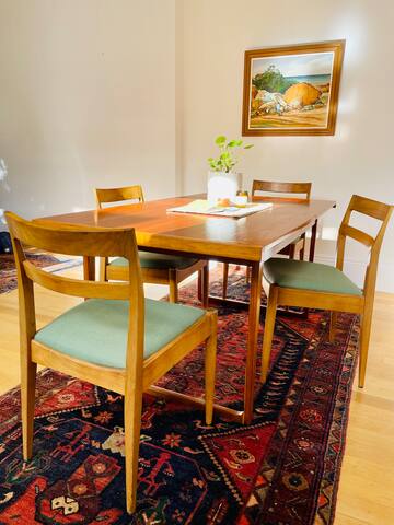 Peaceful bright House & Garden Fitzroy North 2 bed gallery image 5