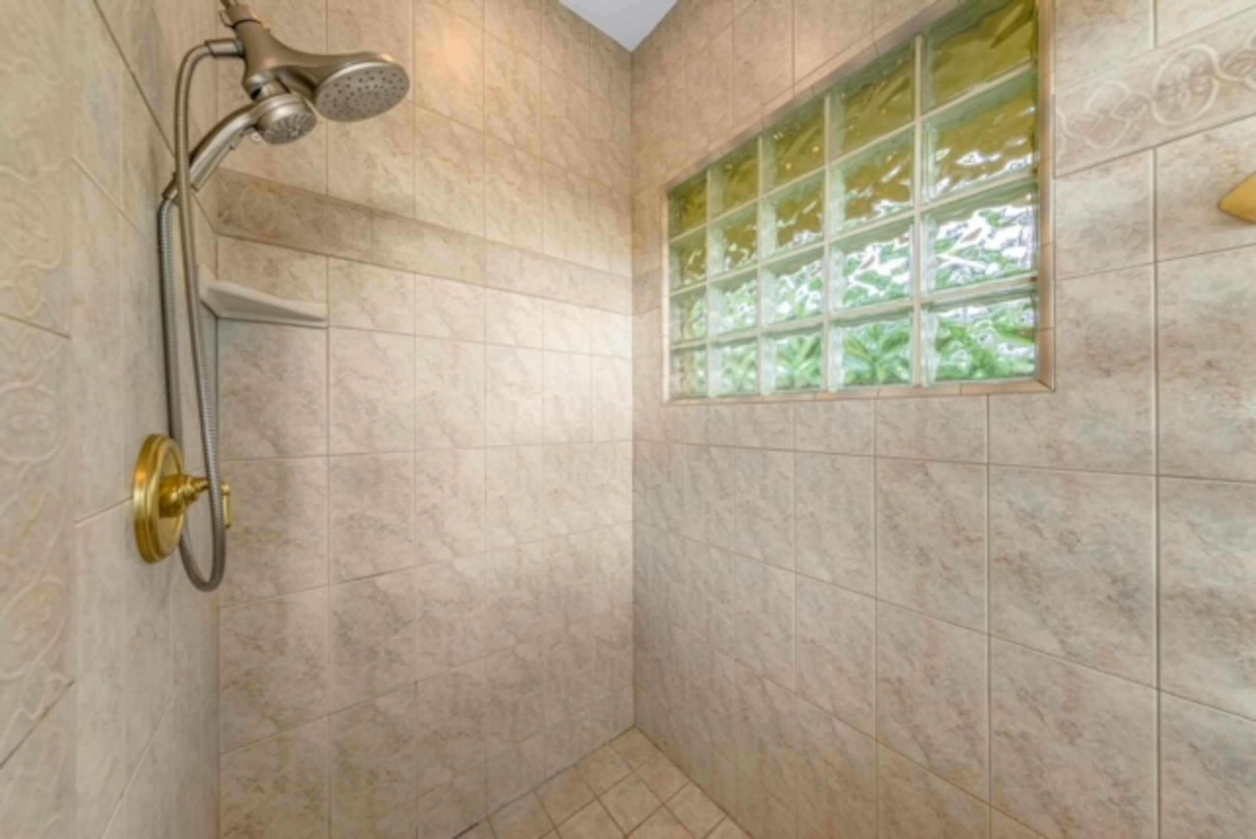 Home in Waikoloa Village · ★5.0 · 4 bedrooms · 6 beds · 3.5 baths - Photo 29