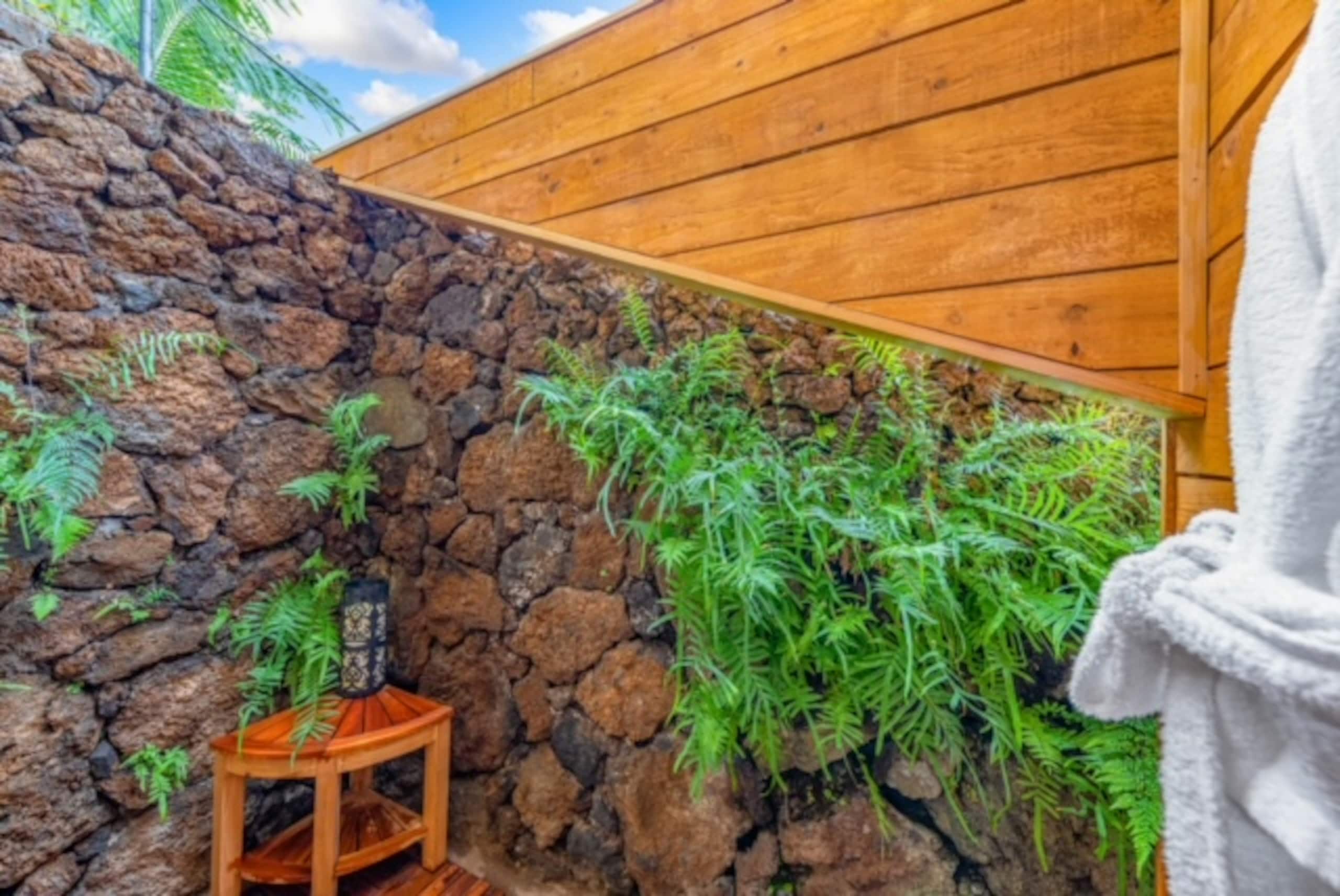 Home in Waikoloa Village · ★5.0 · 4 bedrooms · 6 beds · 3.5 baths - Photo 25
