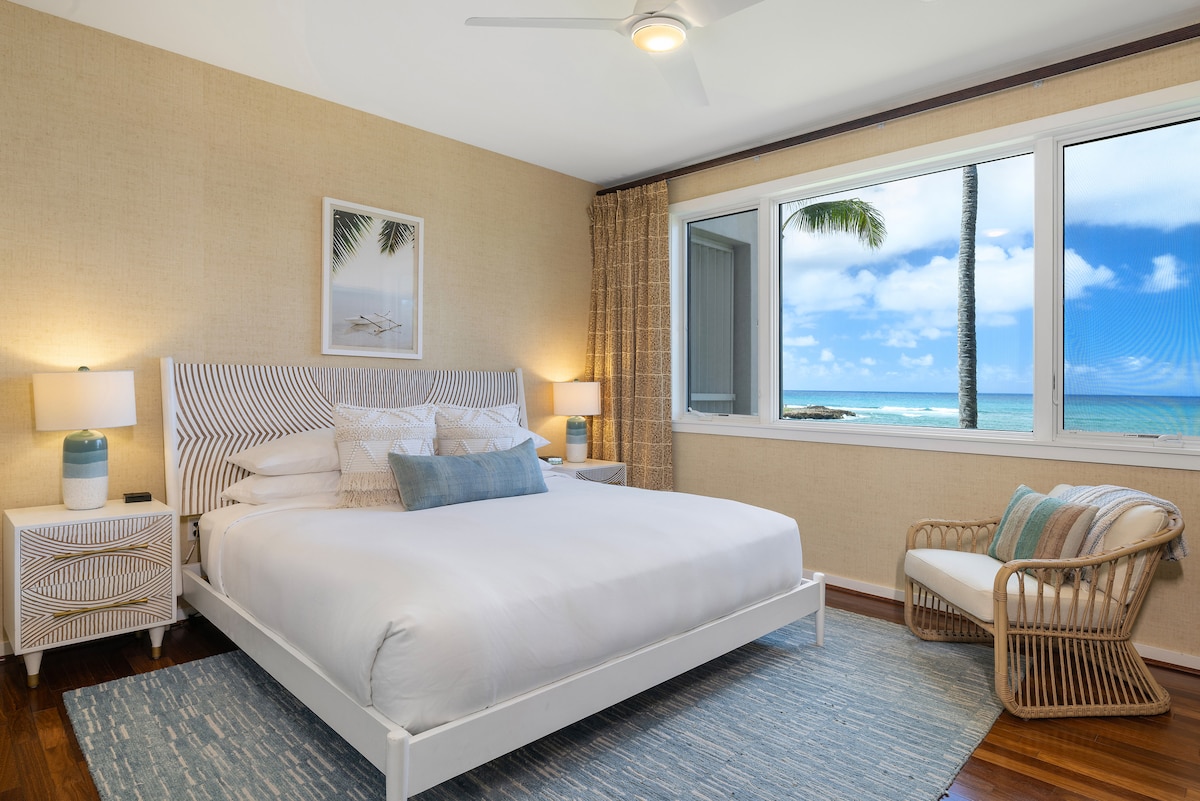 يوفر الجناح الرئيسي 1 إطلالات خلابة على المحيط وتم ترقيته بعناية بأثاث أنيق. يحتوي على تلفزيون بشاشة مسطحة وخزانة ملابس واسعة وحمام داخلي مجهز بشكل جميل.