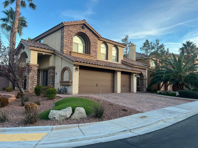 Las Vegas Getaway, 5-bd, 4-br, Pool gallery image 5