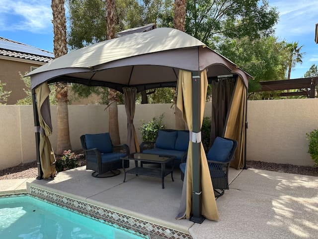 Las Vegas Getaway, 5-bd, 4-br, Pool gallery image 2