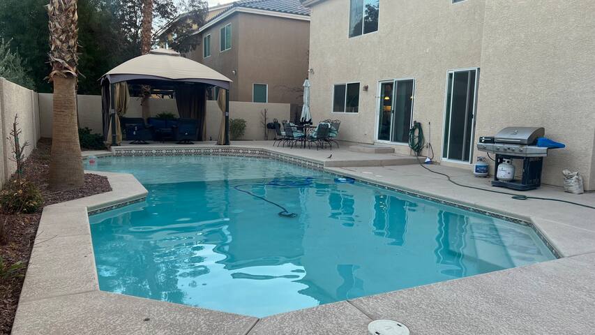 Las Vegas Getaway, 5-bd, 4-br, Pool gallery image 3