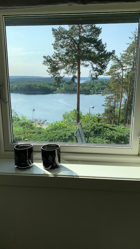 Top performing Airbnb: Cozy part of house with a view in Bærum
