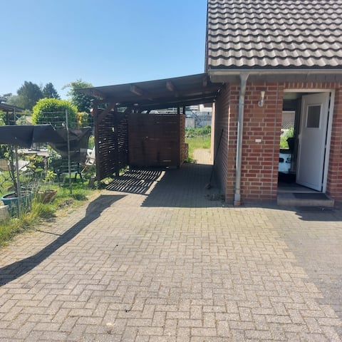 Beautiful apartment with carport in the rear building