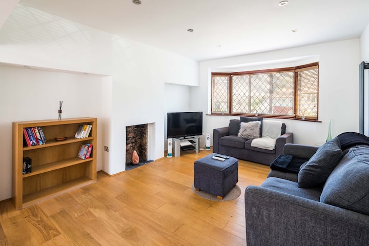 Elegant 2bd House With Garden And Decked Patio - Croydon