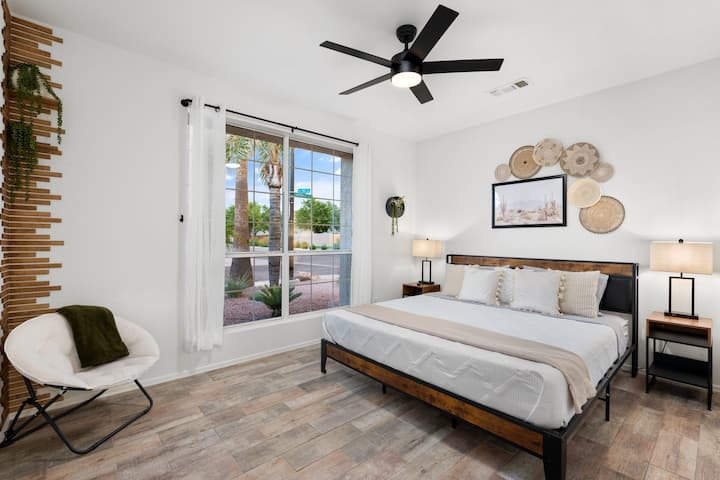 卧室4张加大双人床