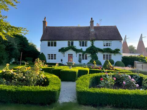 Beautiful Sussex house - picture perfect