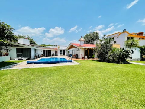 Casa Monarca. "El Cristo" Golf Club