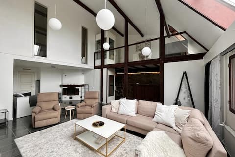 Villa Pallas – Luxury Villa with Lake View