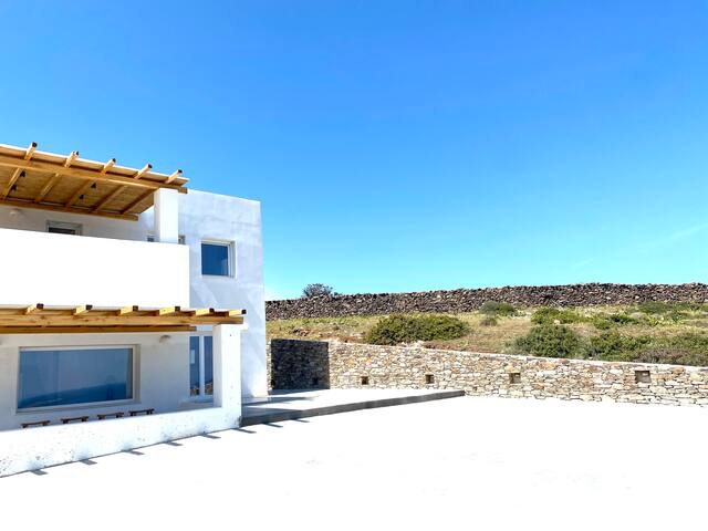 Artemis Sky Villa gallery image 2