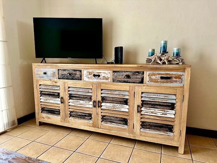 Smart TV con internet de alta velocidad/WiFi.