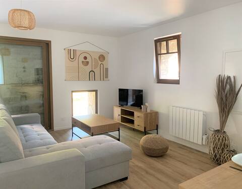 Charming cottage, 90m2, swimming pool, 15min from the sea